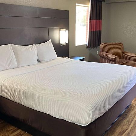 Days Inn By Wyndham Tupelo Zewnętrze zdjęcie
