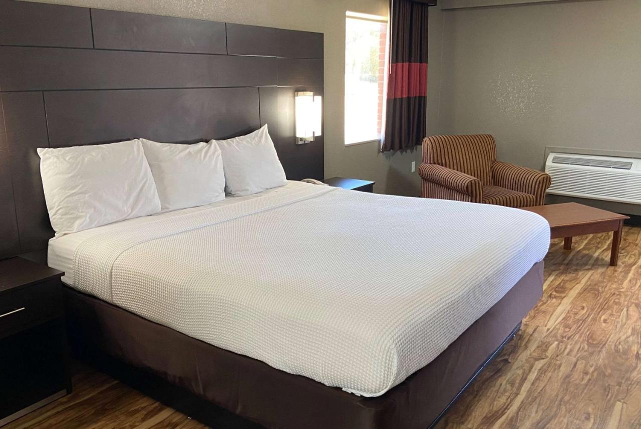 Days Inn By Wyndham Tupelo Zewnętrze zdjęcie