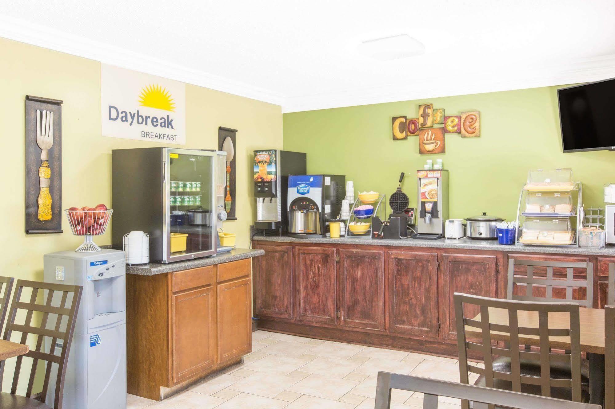 Days Inn By Wyndham Tupelo Zewnętrze zdjęcie