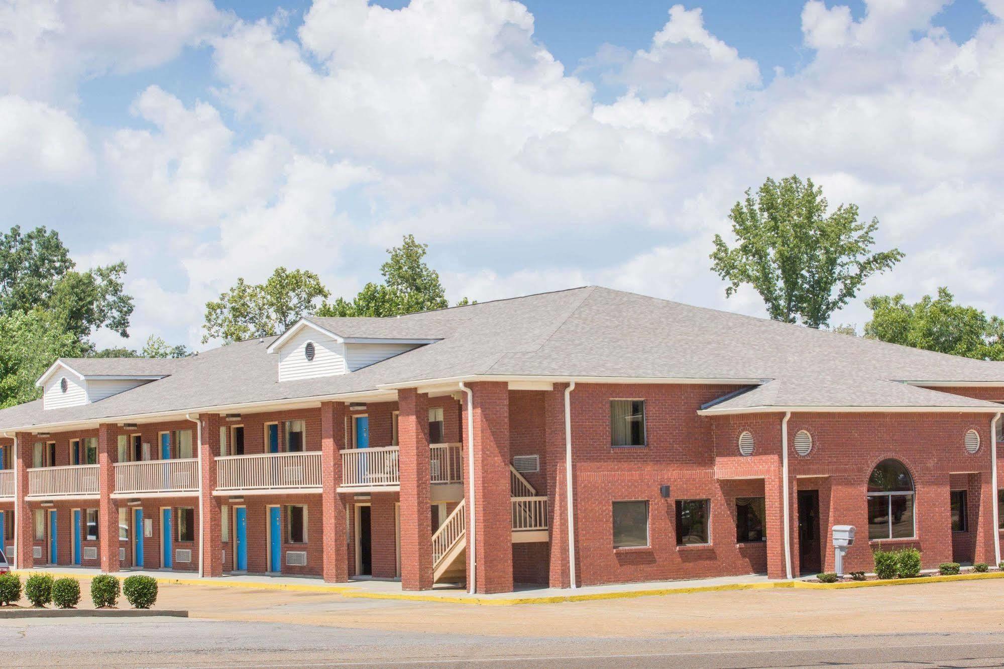 Days Inn By Wyndham Tupelo Zewnętrze zdjęcie
