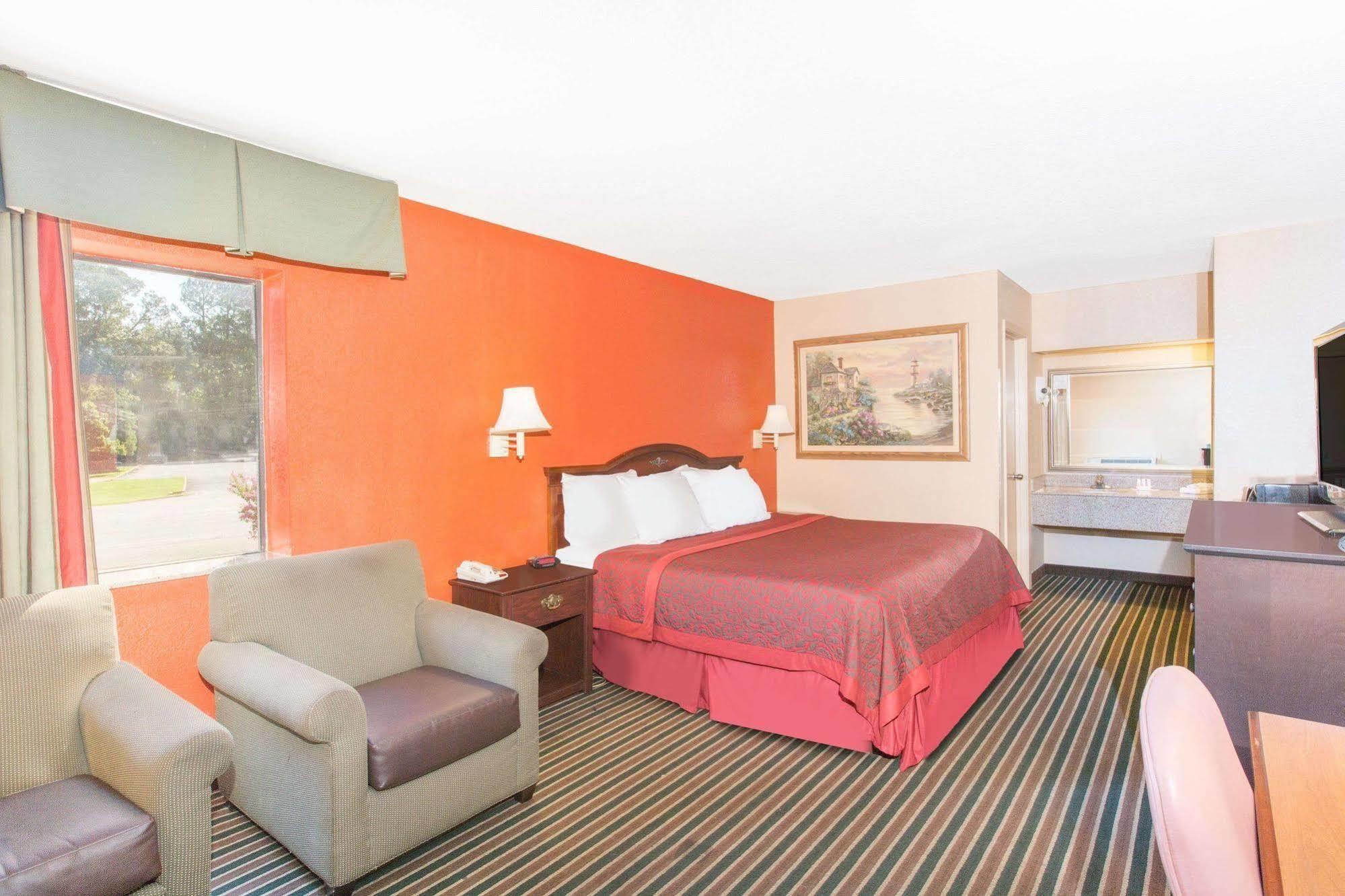 Days Inn By Wyndham Tupelo Zewnętrze zdjęcie