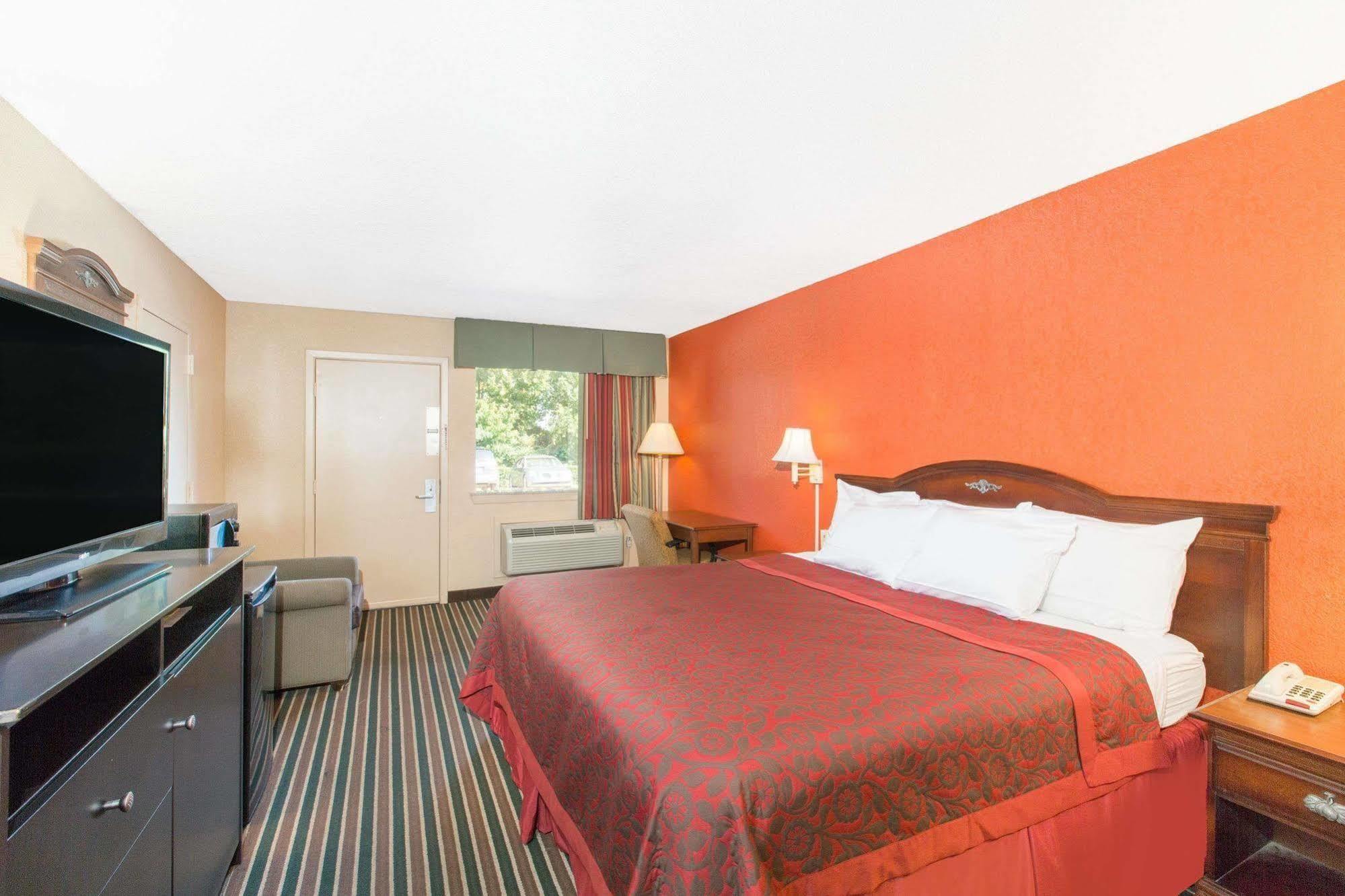 Days Inn By Wyndham Tupelo Zewnętrze zdjęcie