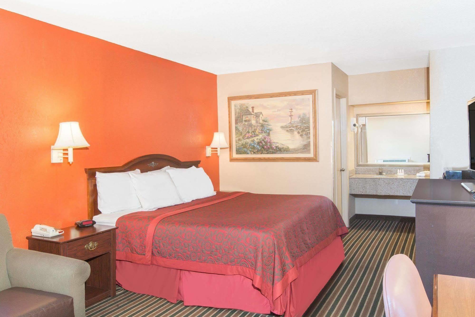 Days Inn By Wyndham Tupelo Zewnętrze zdjęcie